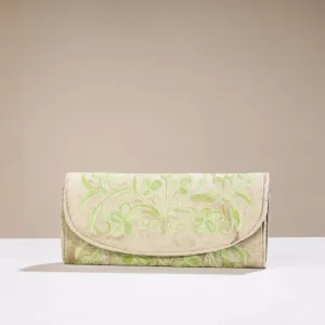 Beige - Original Chain Stitch Crewel Embroidery Velvet Clutch